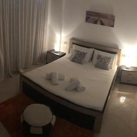 Albania Sarande Adar 1 * Gjashte
